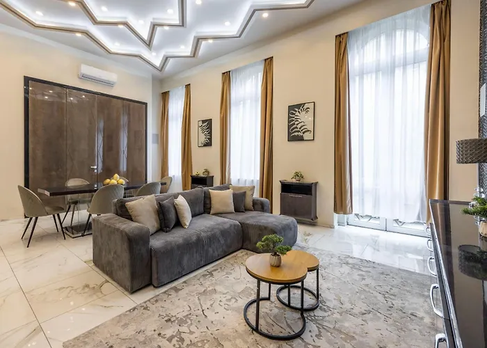 Extravagant & Modern Grand In The Center Of * Budapest