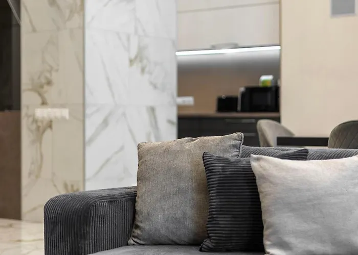 Extravagant & Modern Grand In The Center Of Appartement