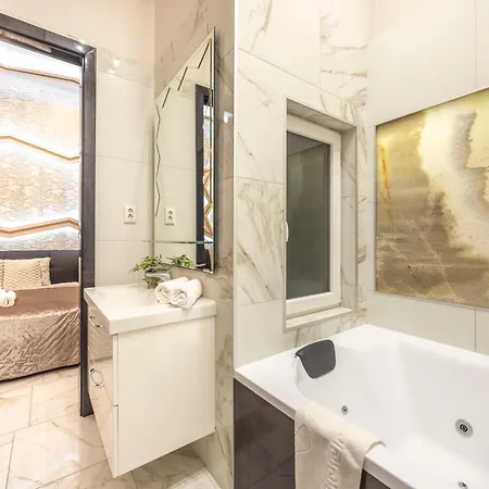 Extravagant & Modern Grand In The Center Of Appartement *