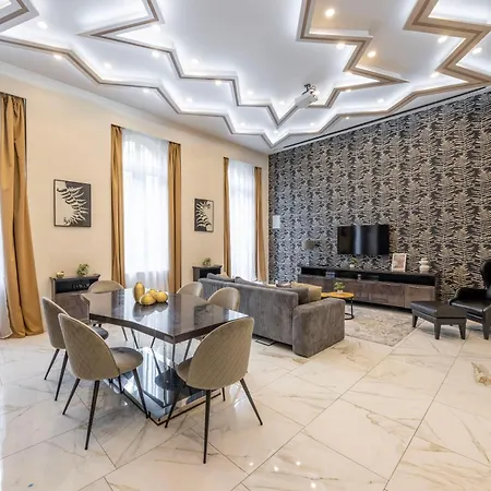 Extravagant & Modern Grand In The Center Of Budapest